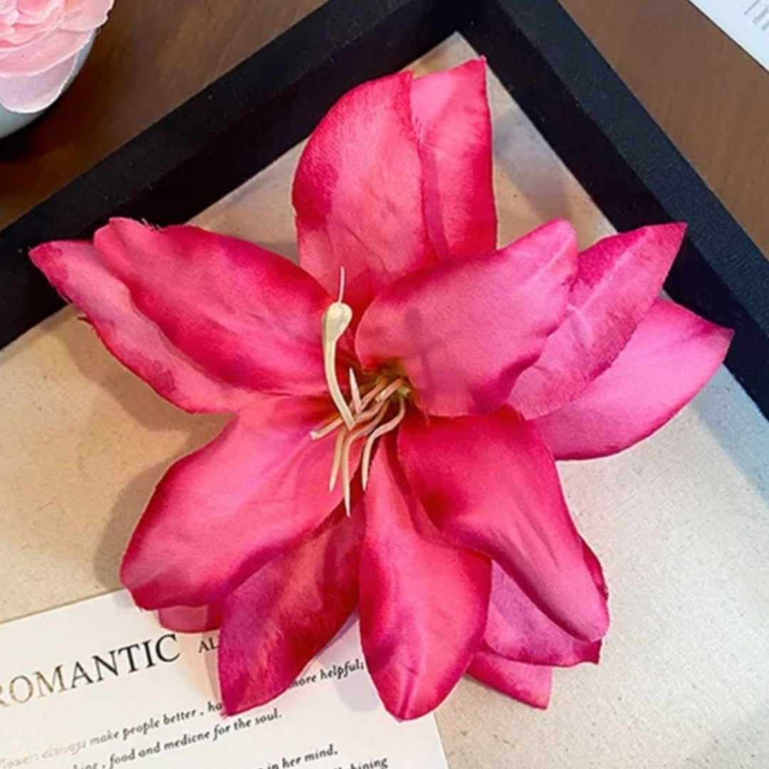 Red Lily Clip