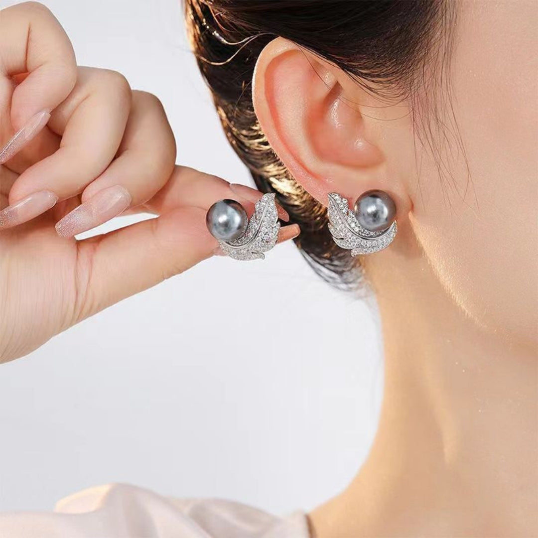 Silver Plume Pearls Earrings