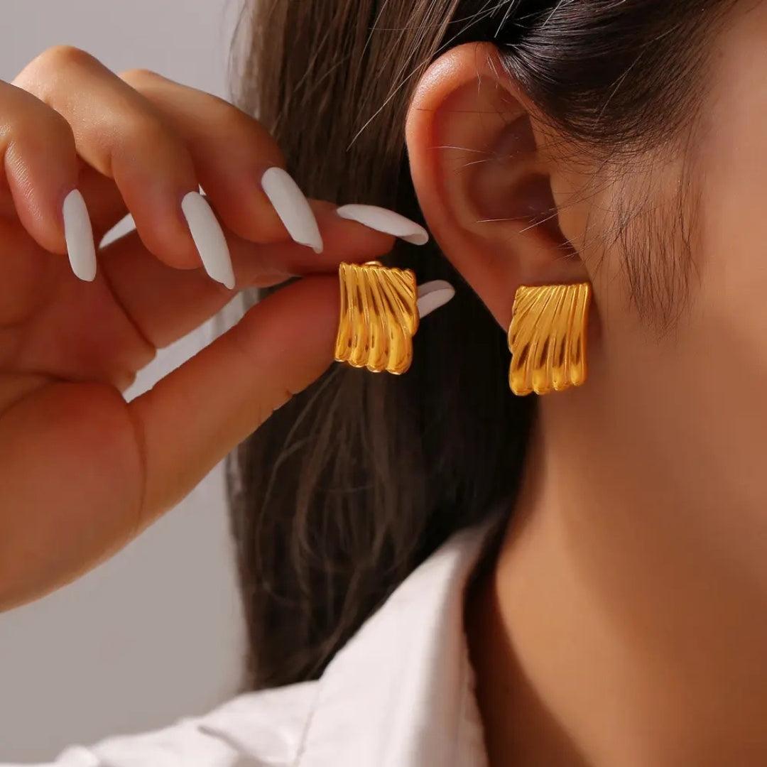 Starry Flame Minimal Earring