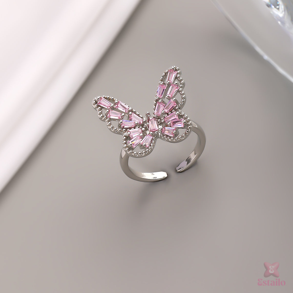 Flutter Gleam Ring