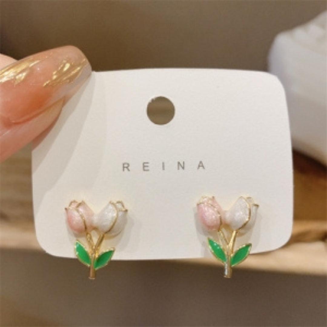 Mini Daisy Earring