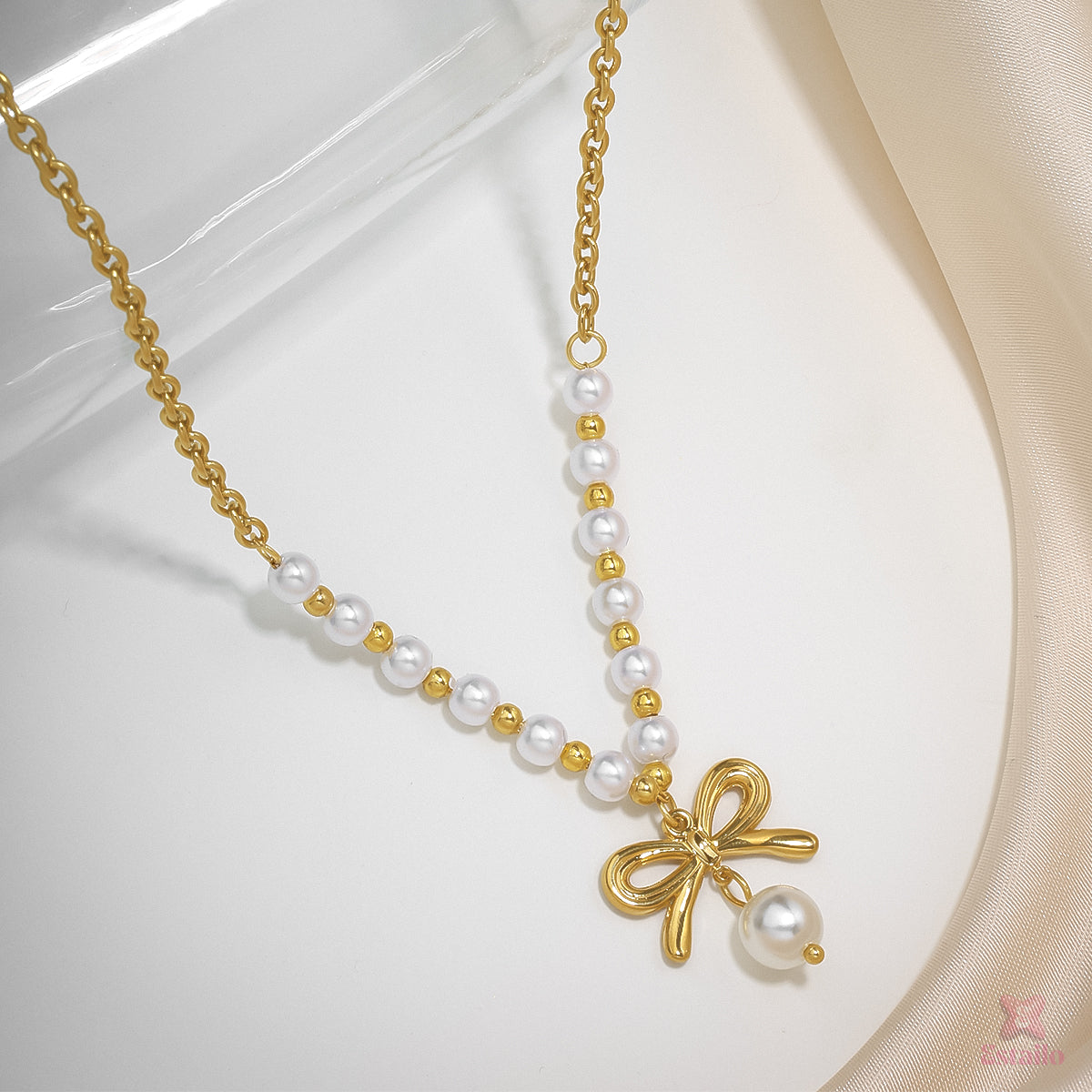 A Pearl Of Golden Neckpiece