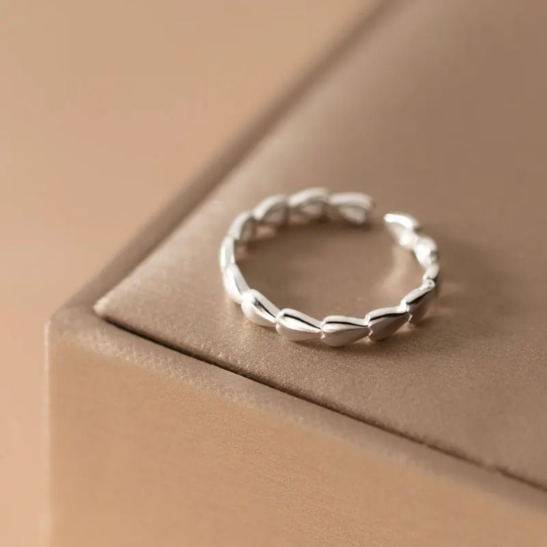 Heart vine Ring