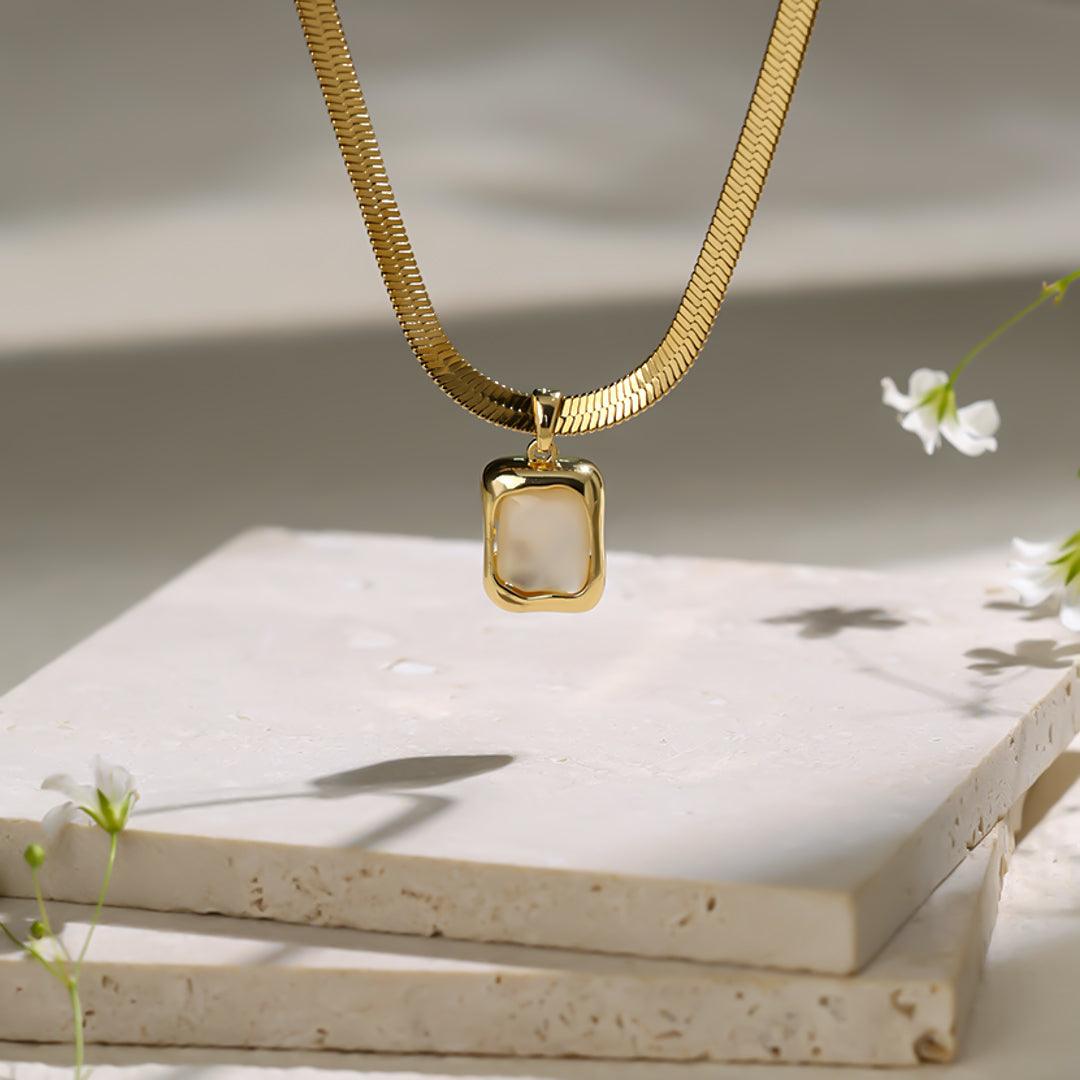 Dreamy Glow Necklace