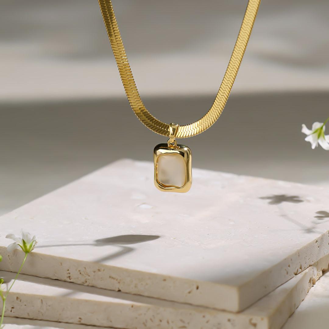 Dreamy Glow Necklace