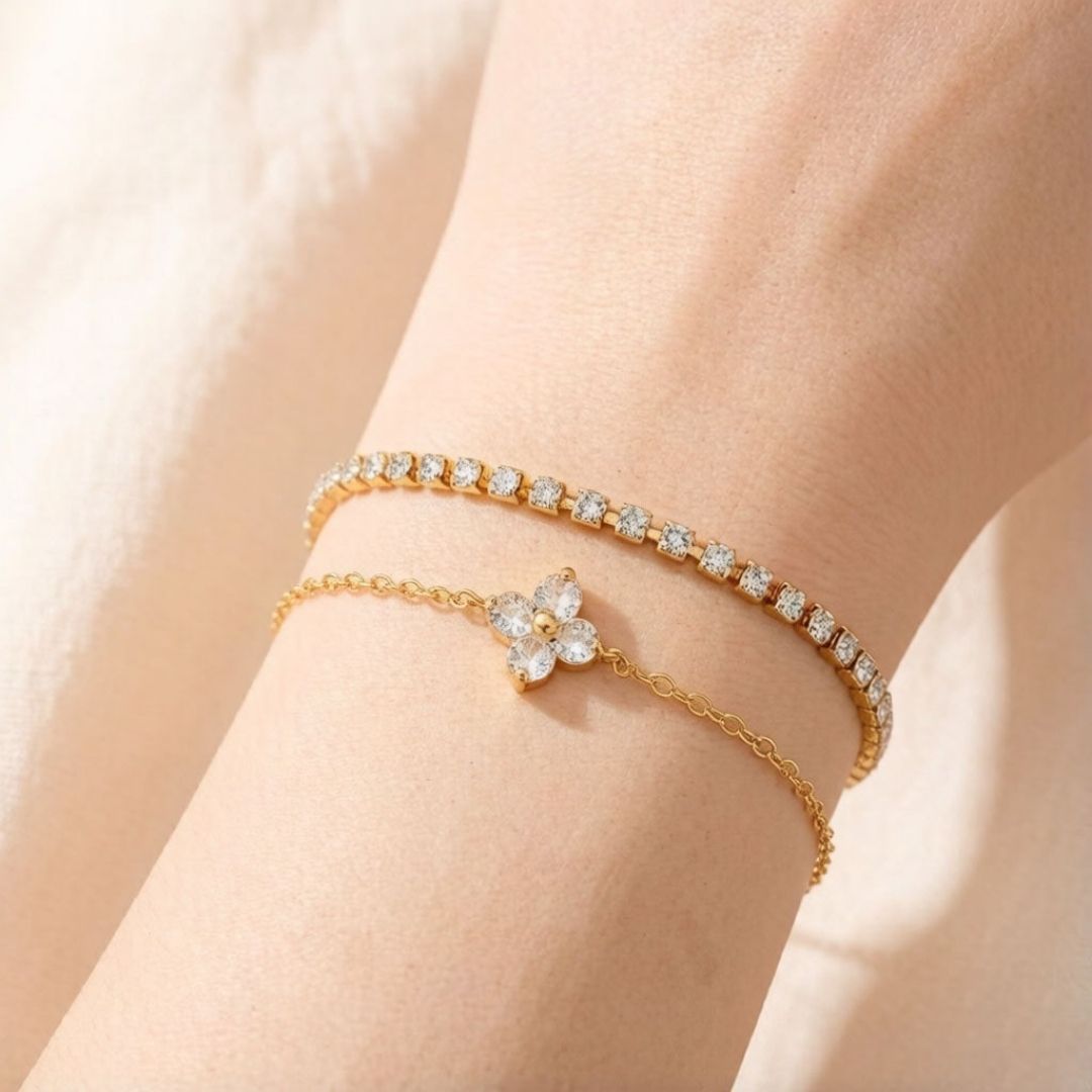 Clover Dainty Strand Bracelet