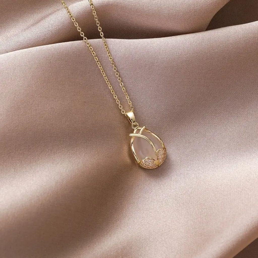 Dainty Tulip Necklace