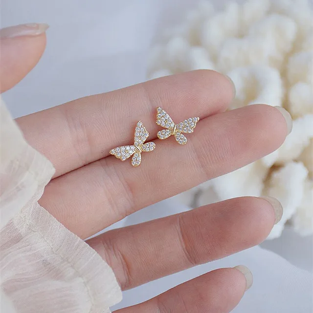Social Butterfly Earcuff (Single Ear)