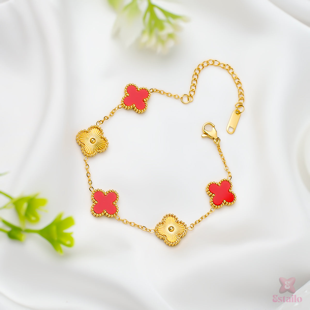 Opulent Clover Chain Bracelet