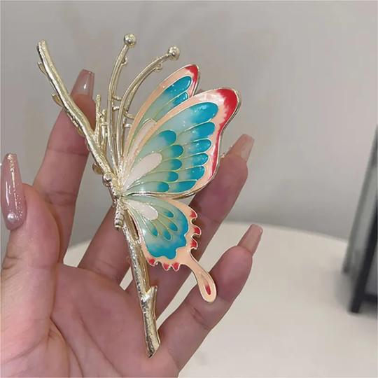 Butterfly Hold On Point Claw