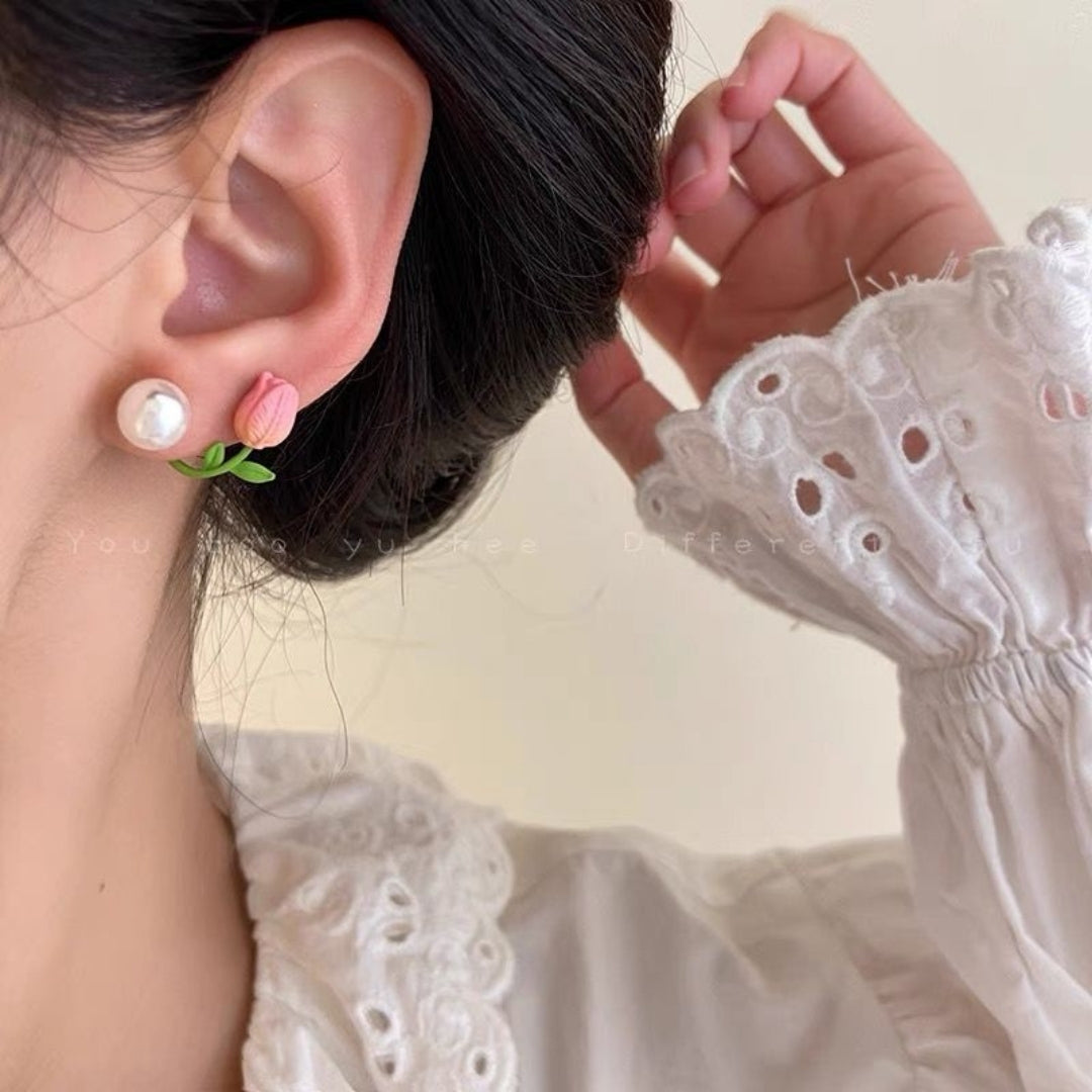 Charming Tulip Pearl  Earrings