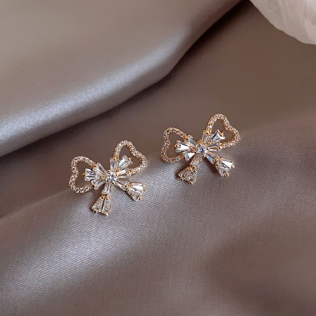 Pavé Ribbon Studs Earrings