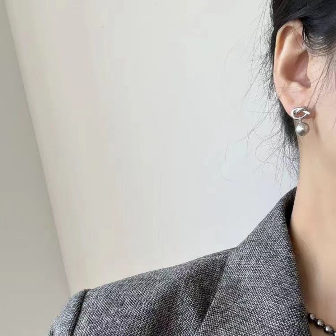 Grey Metro Knot Earrings