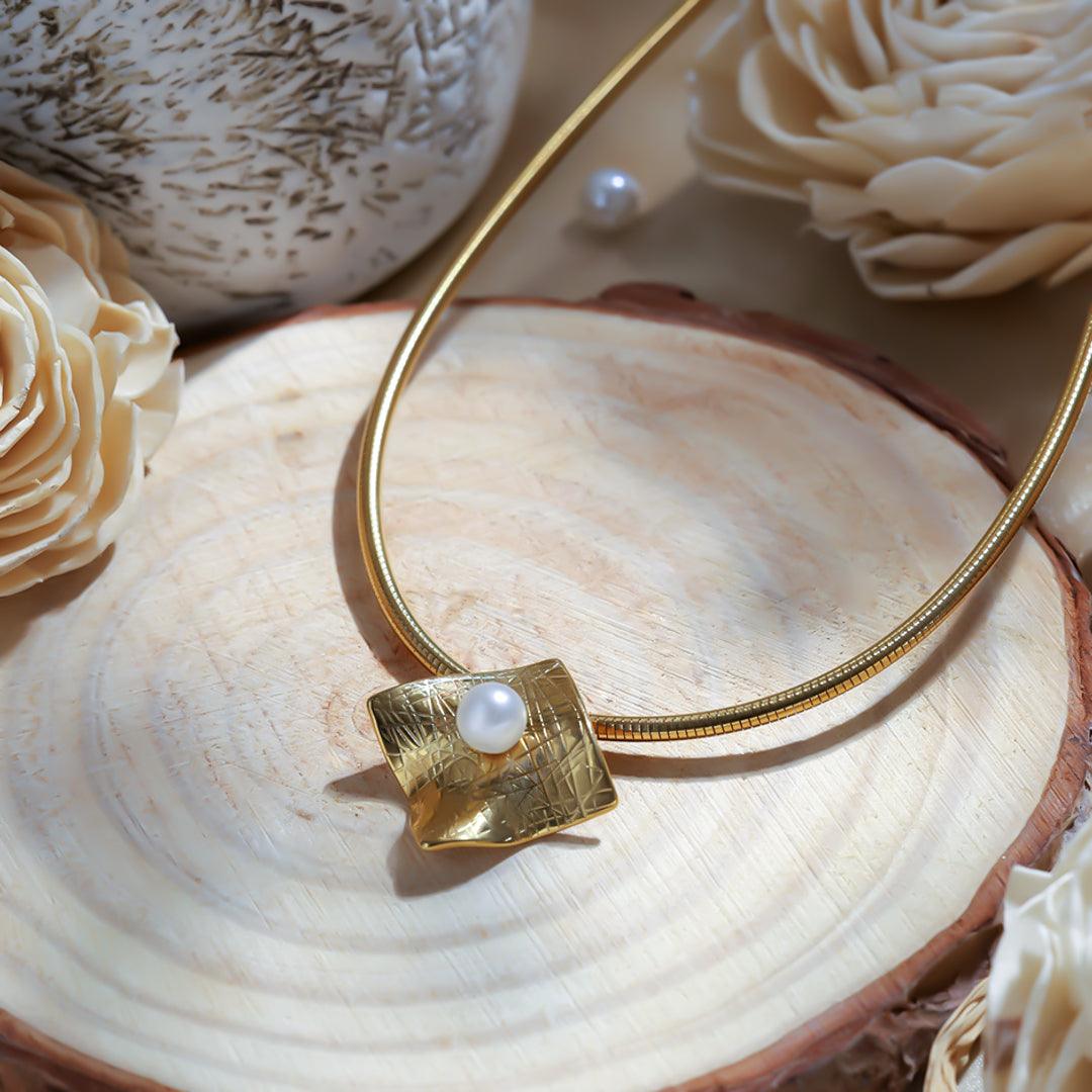 Velvet Bloom Necklace