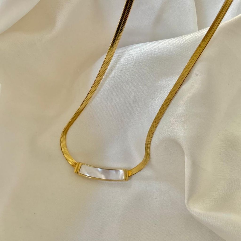 Glossy Shining Necklace