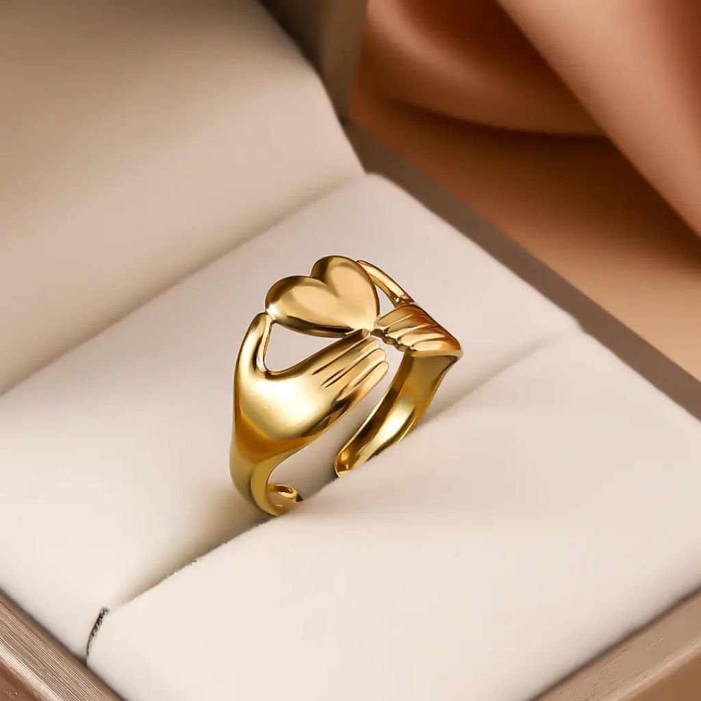 Heart-Holding Ring