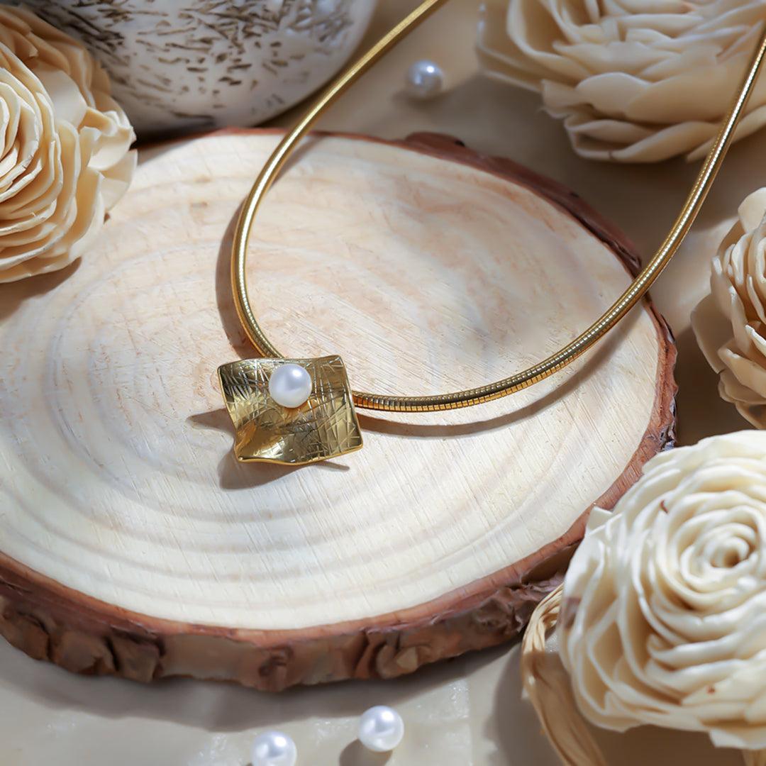 Velvet Bloom Necklace