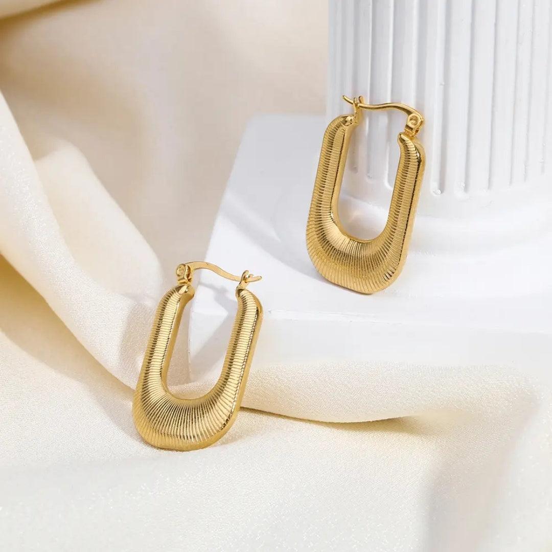 Pretty Hoops Earring