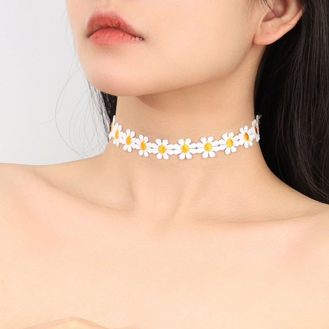 Daisy Chain Flower Necklace