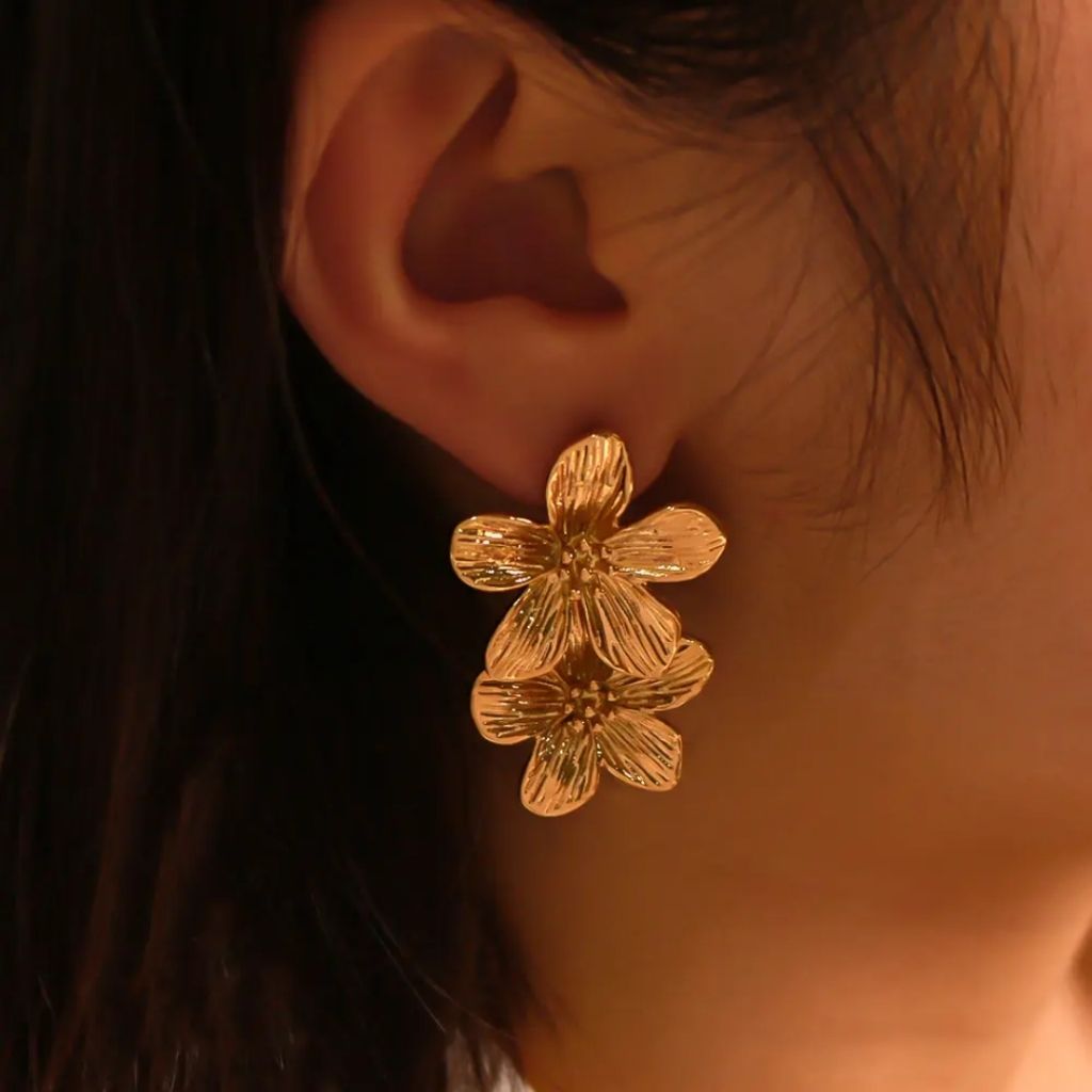 Daisy Glow Dangles Earrings