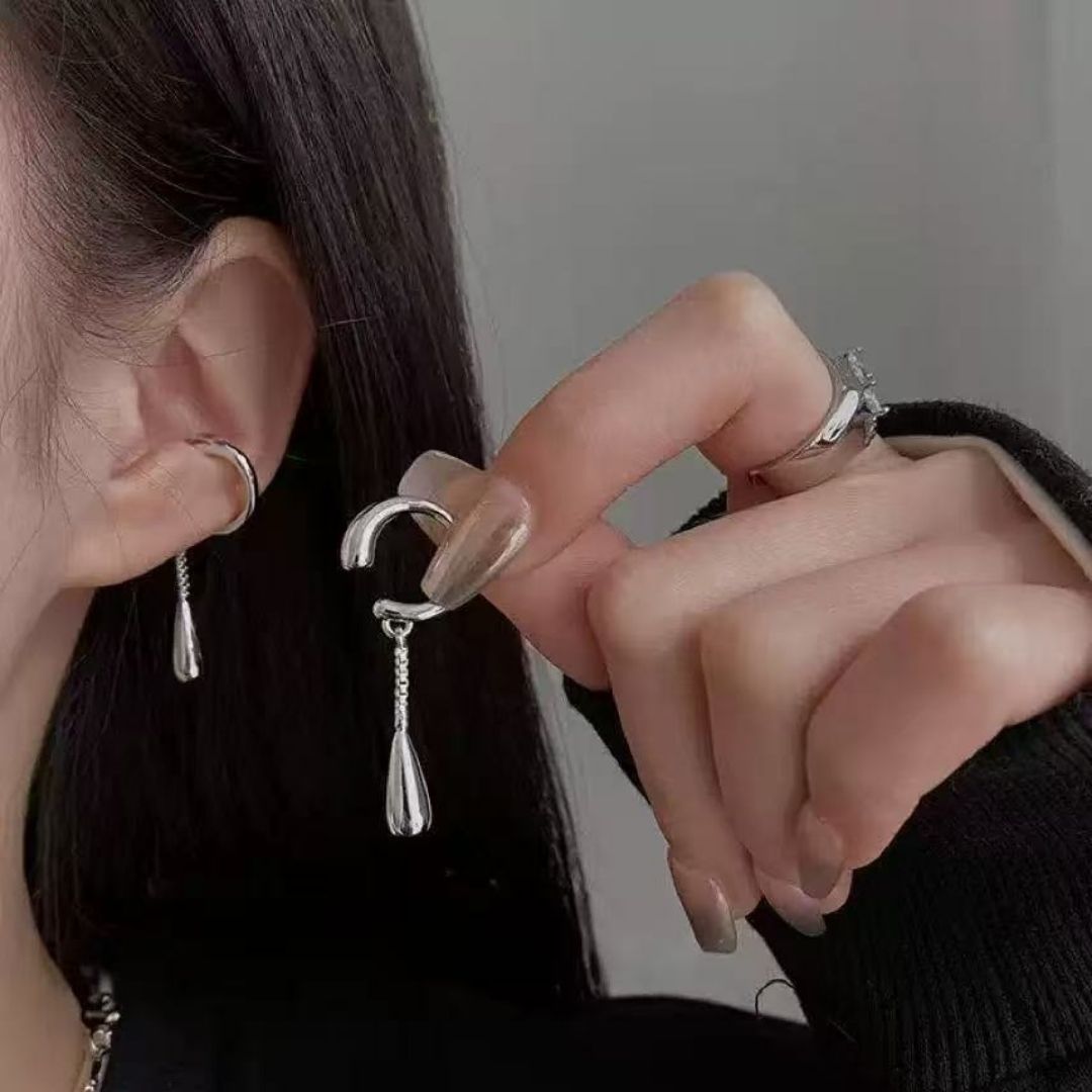 Gleaming Crescent Studs Earrings