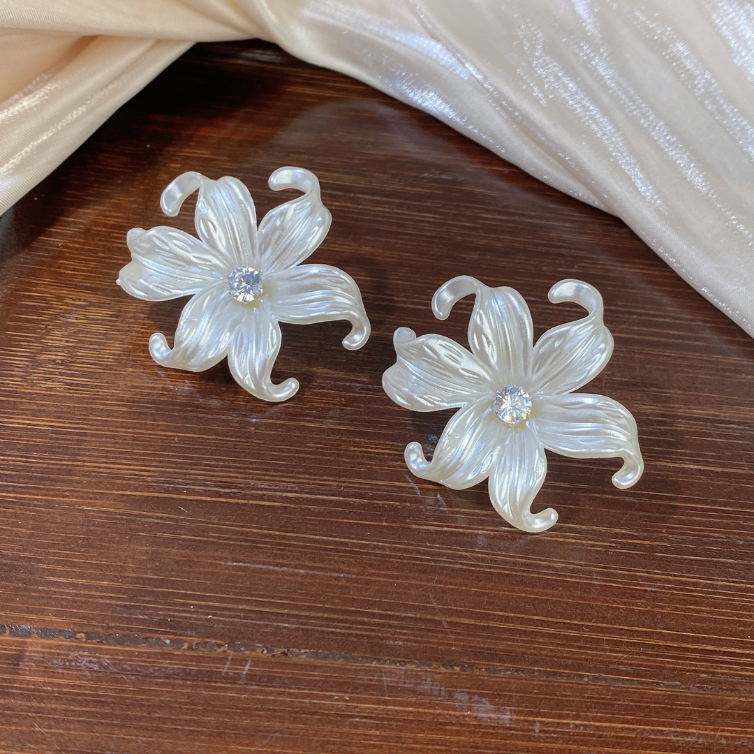 Zircon Bloom Studs Earring