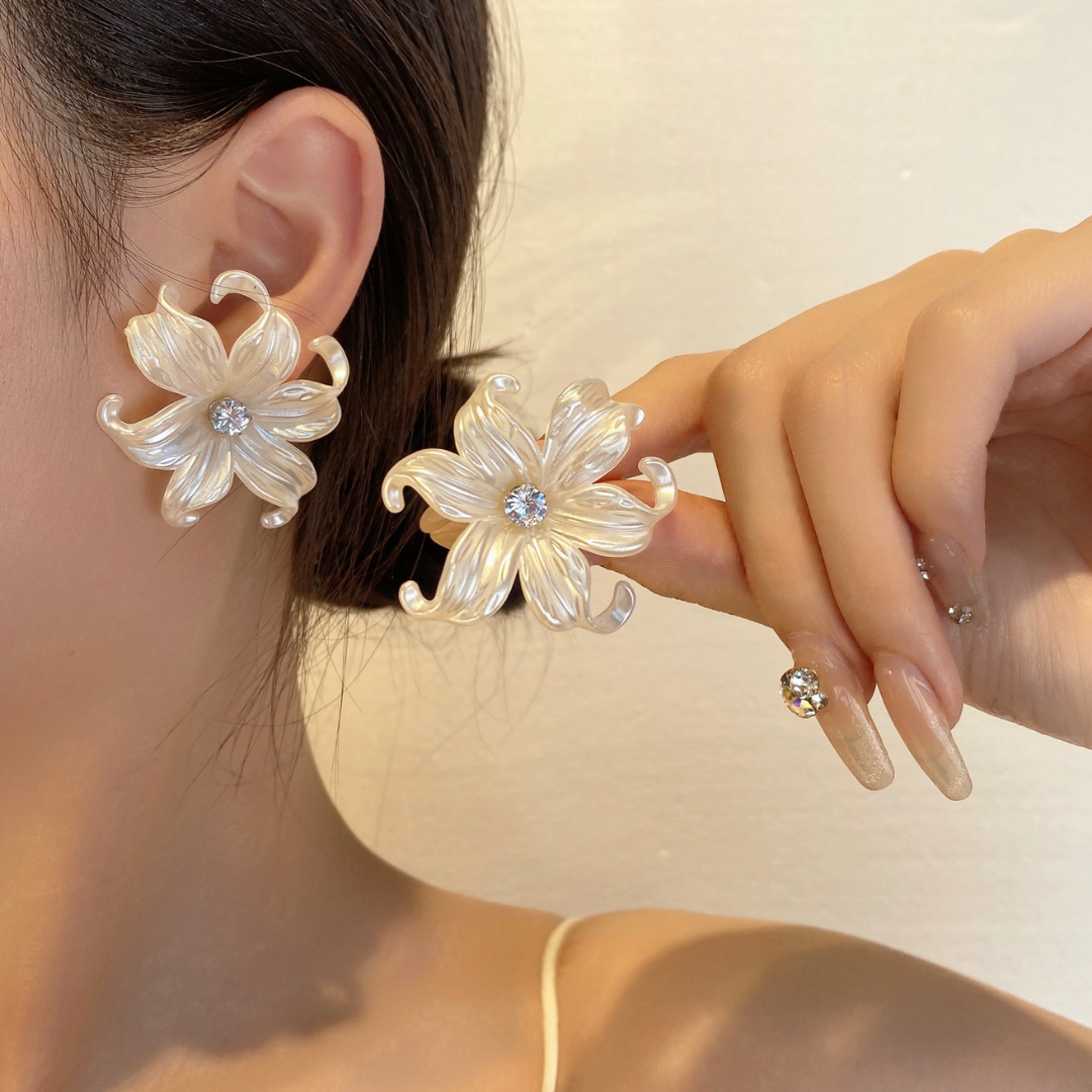 Zircon Bloom Studs Earring