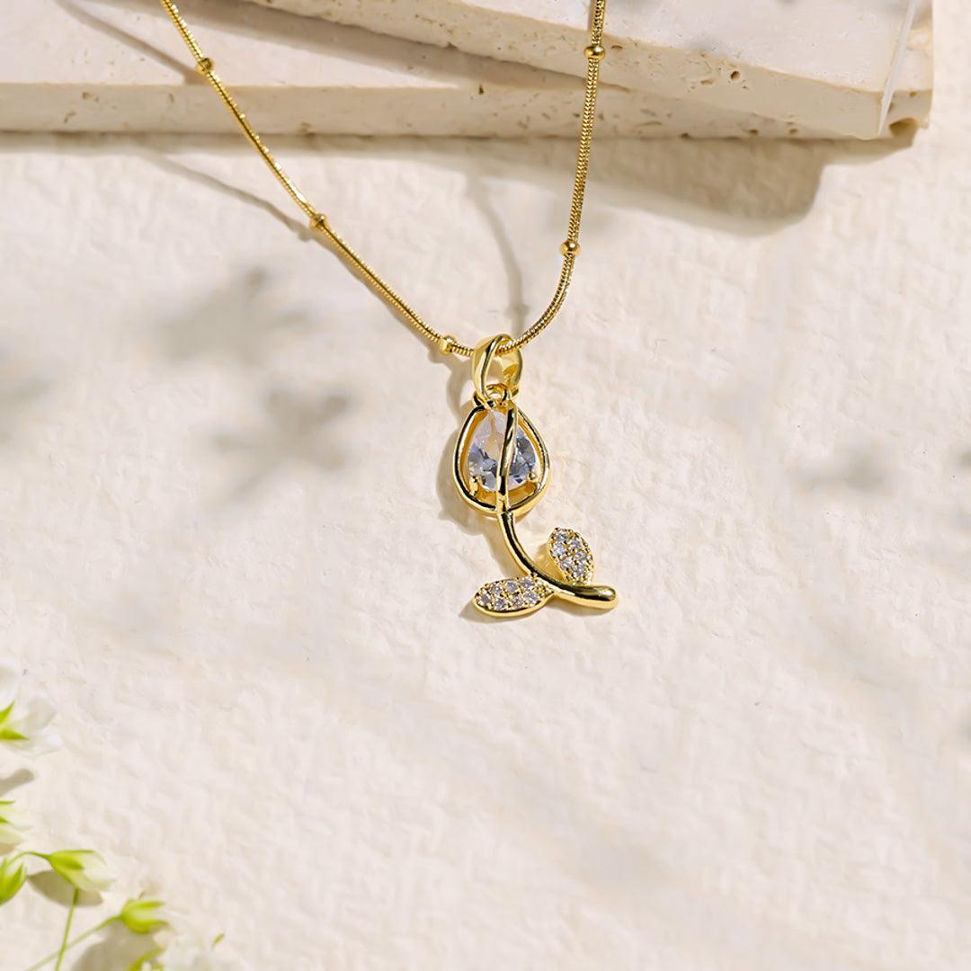 Bling Blogger Daisy Neckpiece