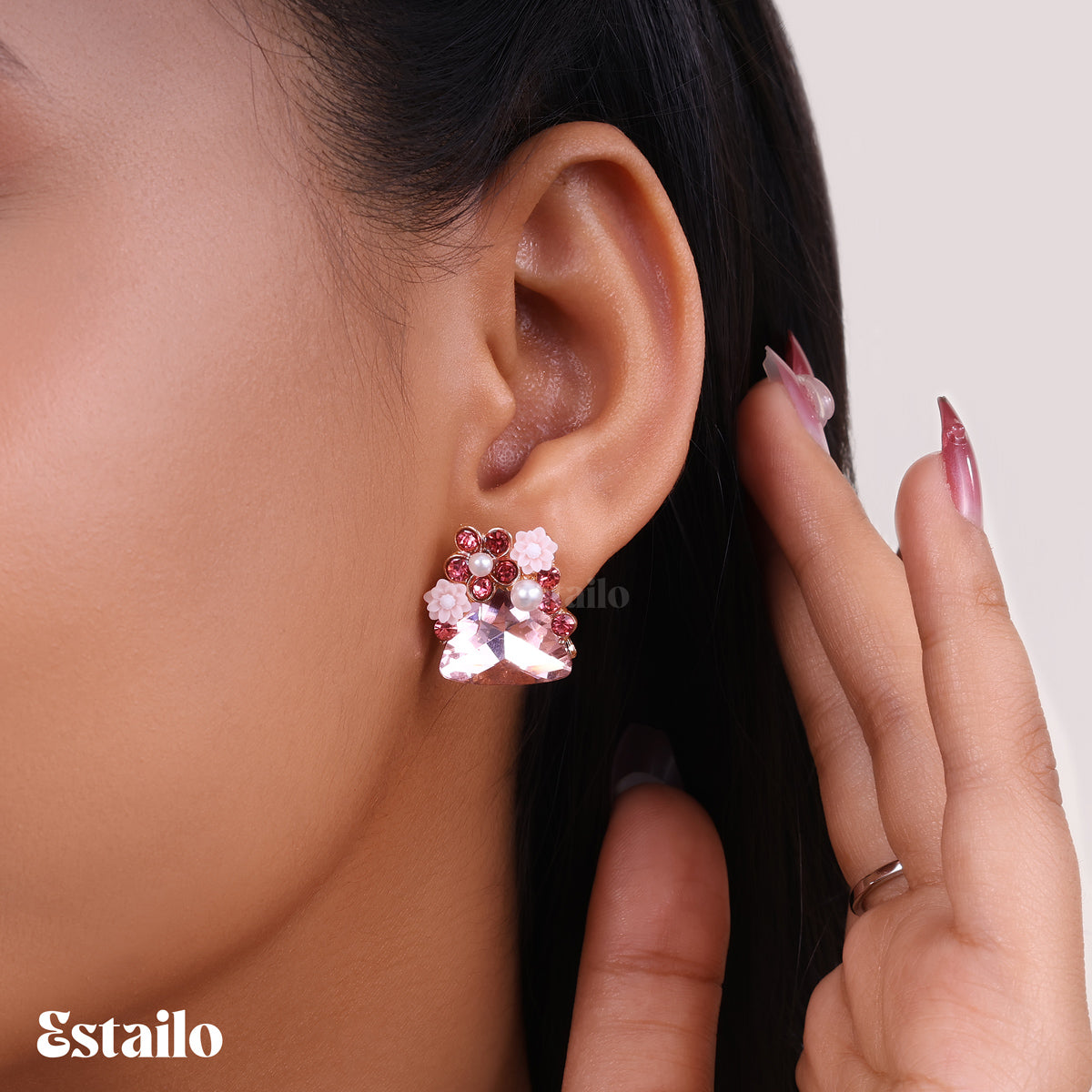 Sorceress Pearl Studs Earring