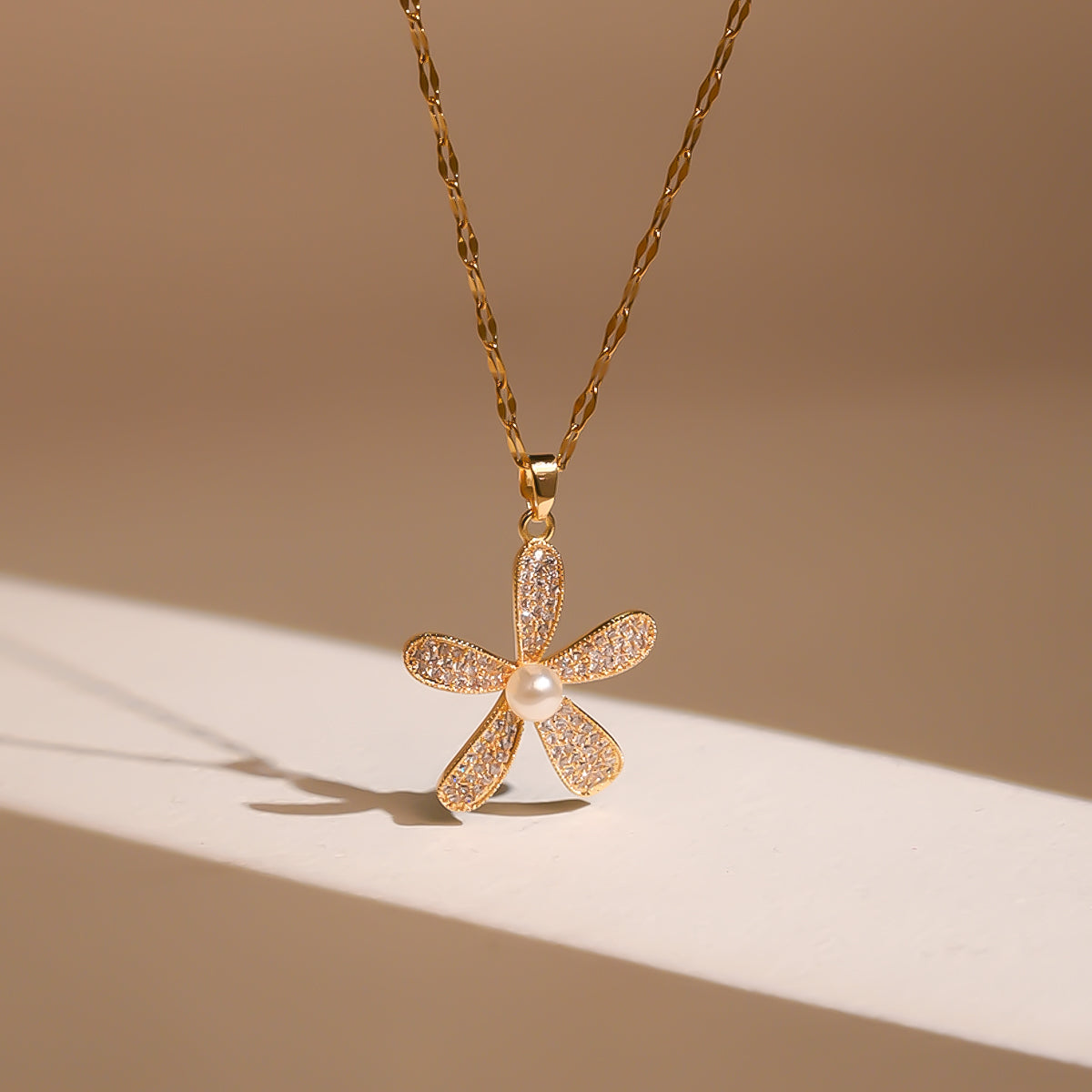 Bloom Pearl Necklace