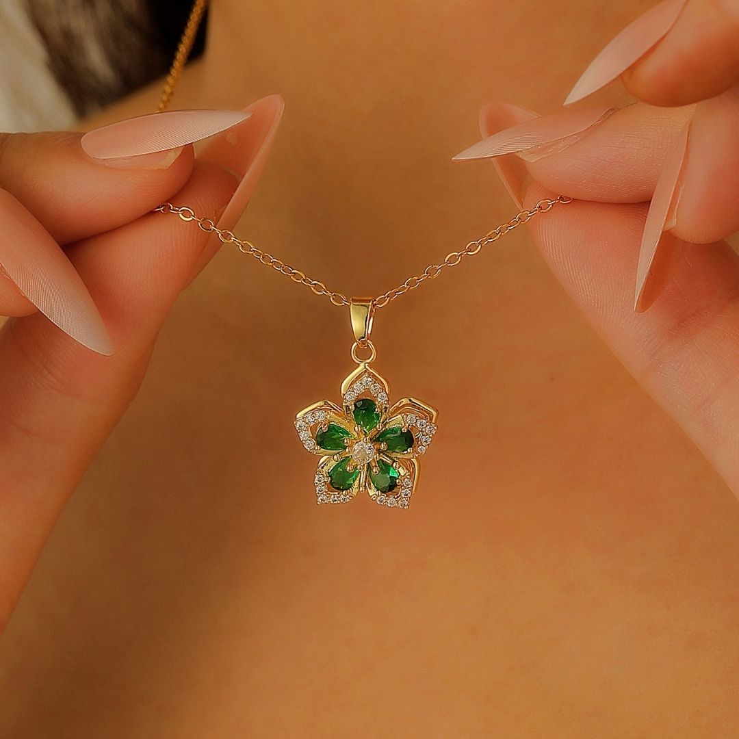 Starlight Emerald Rosette Necklace