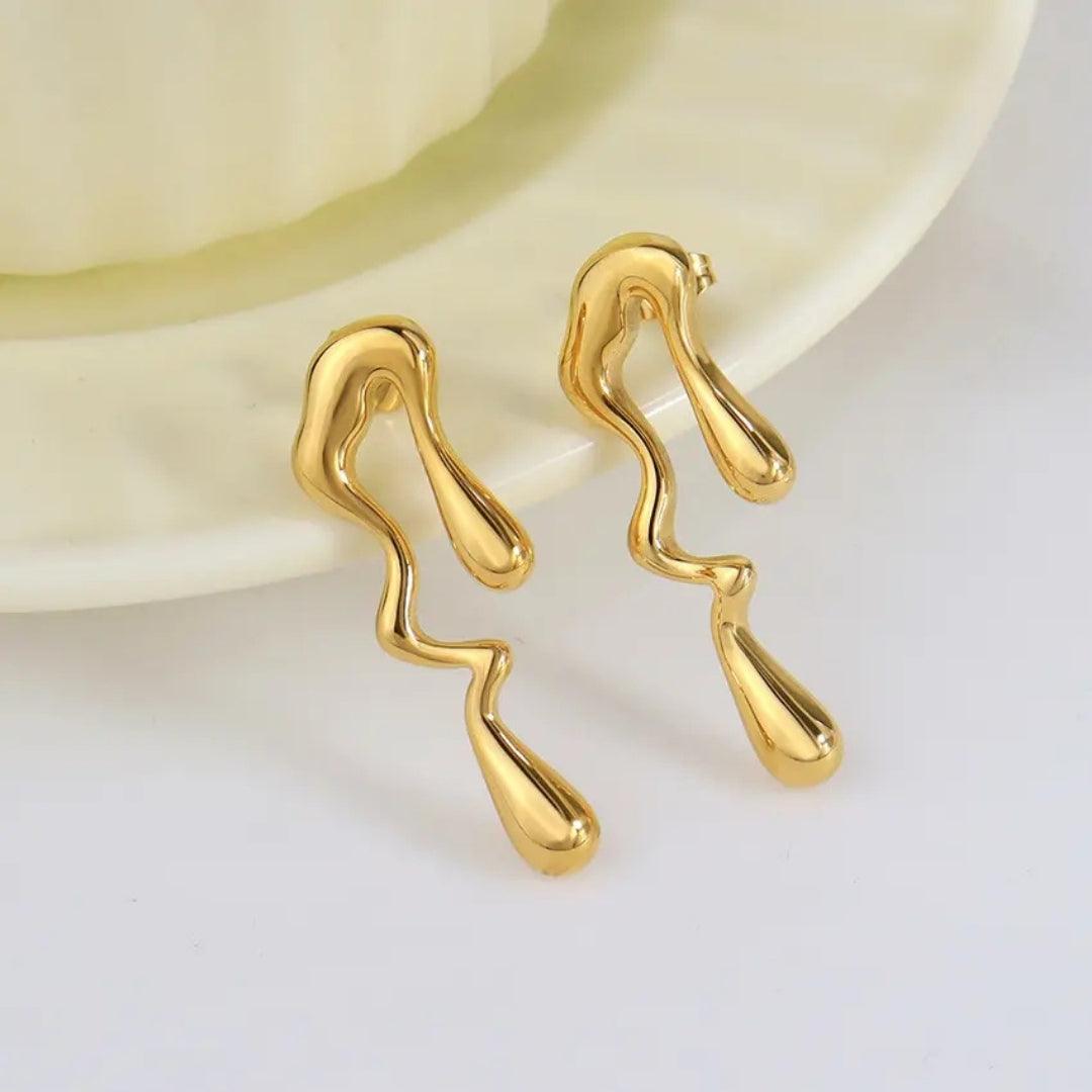 Sculpted Gold Statements Earrings