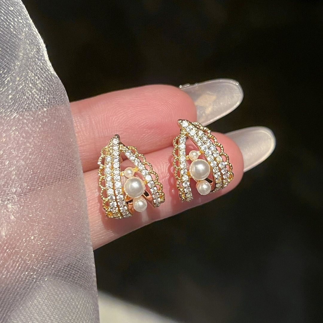 Golden Dewdrop Pearl Earrings