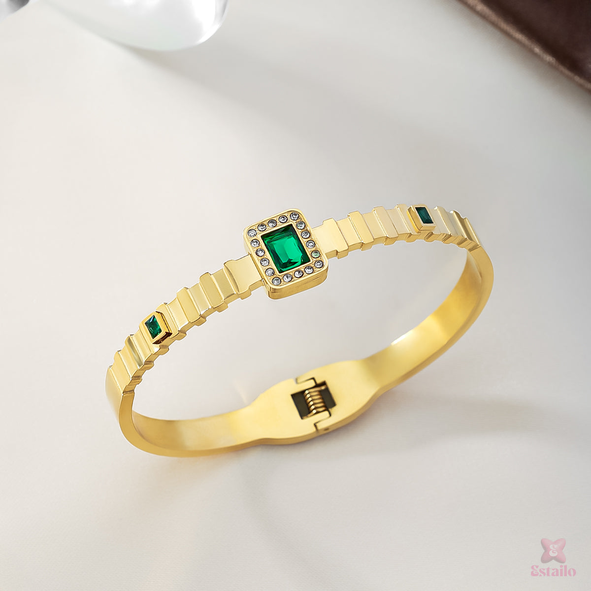 Gilded Emerald Essence Bracelet