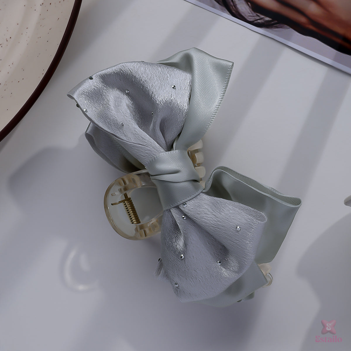 Glossy Grasp Hair Claw
