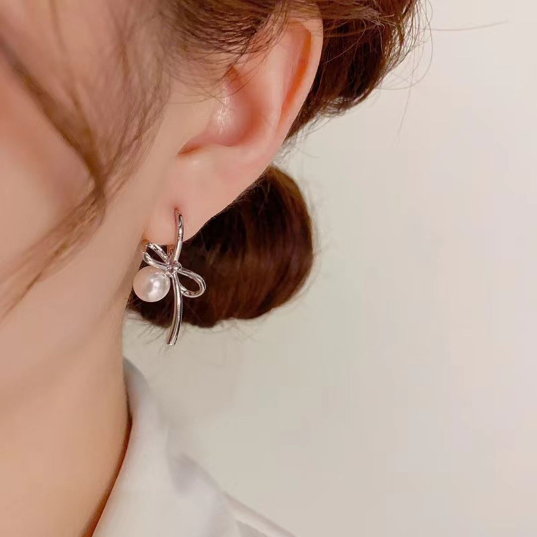 Sweetheart Tied Pearls Earrings