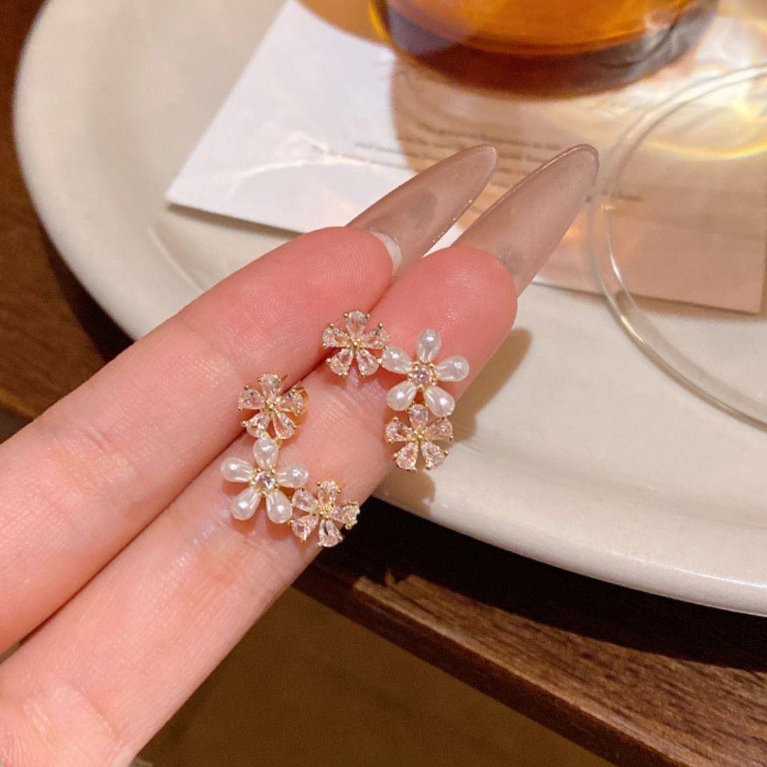 Floral Grace Pearl Earrings