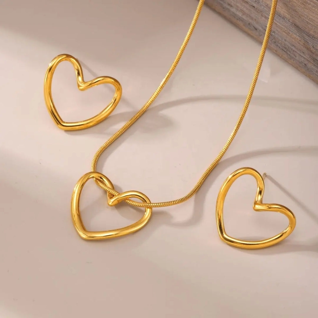 Golden Embrace Necklace Set