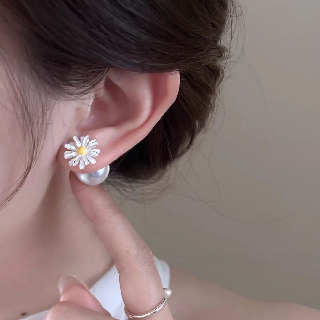 Gilded Camomile Stud Earrings
