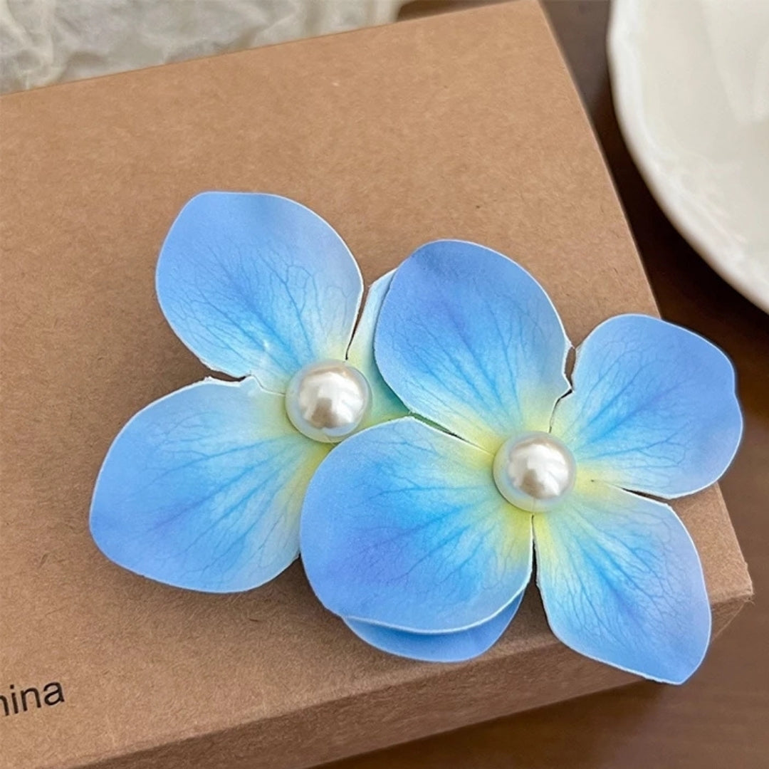 Sky Bloom Pearl Clip
