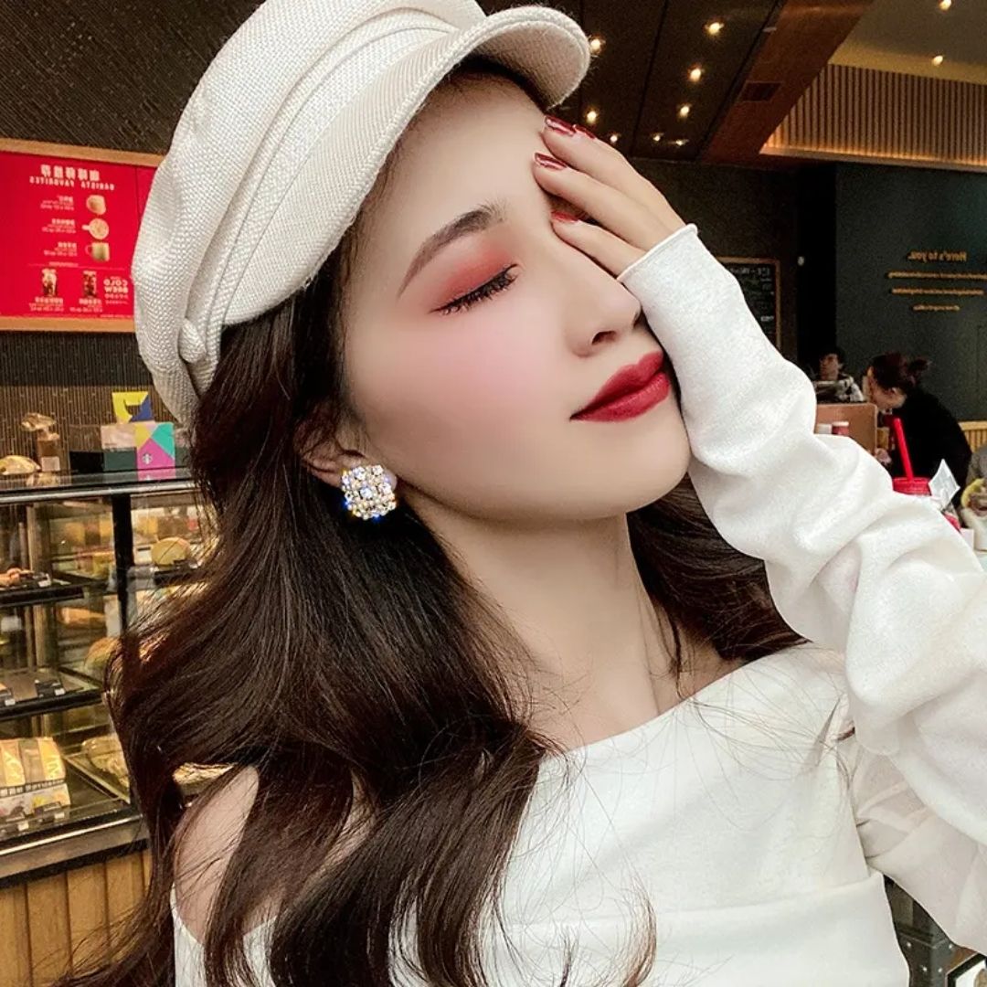 Glimmering Grid Studs Earring