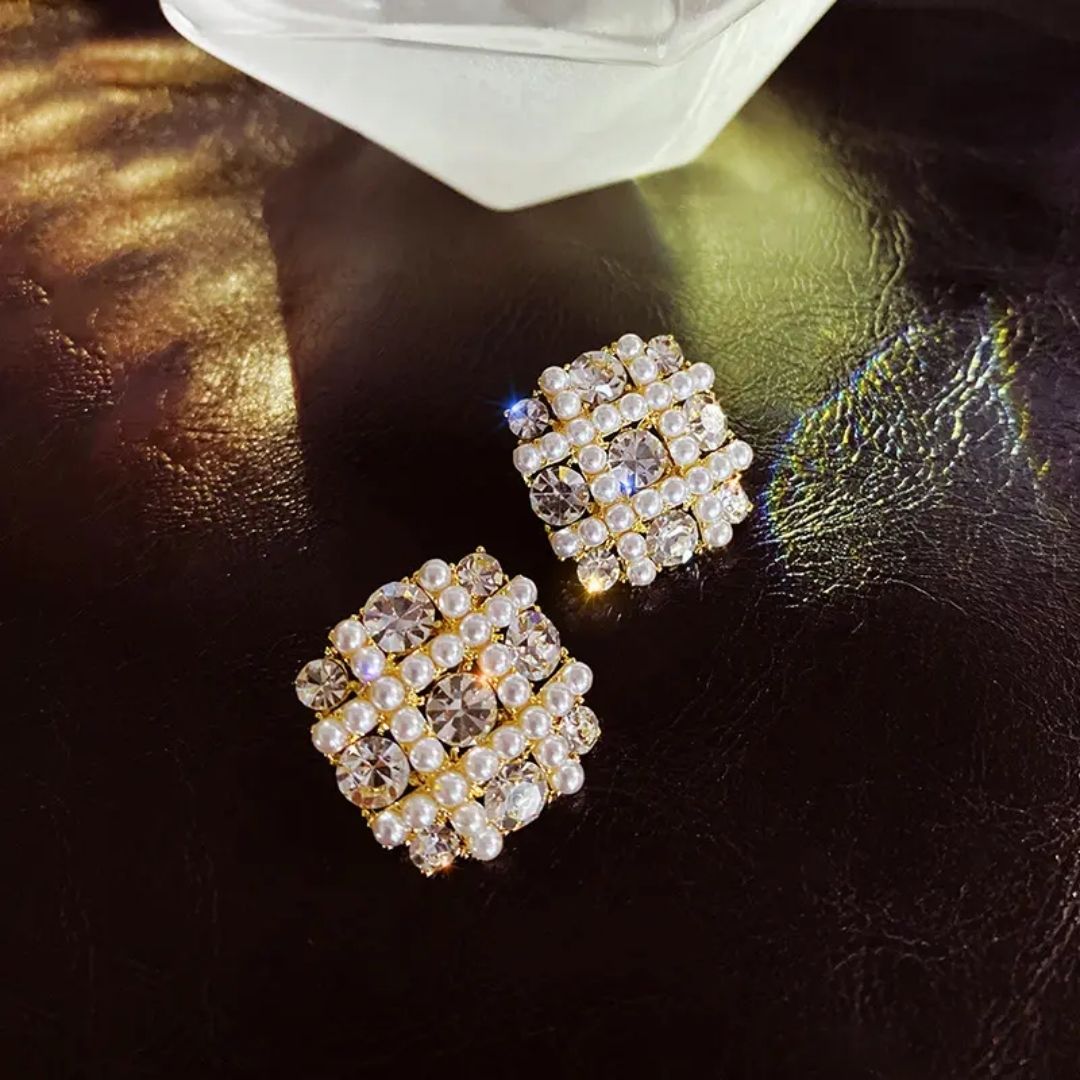 Glimmering Grid Studs Earring
