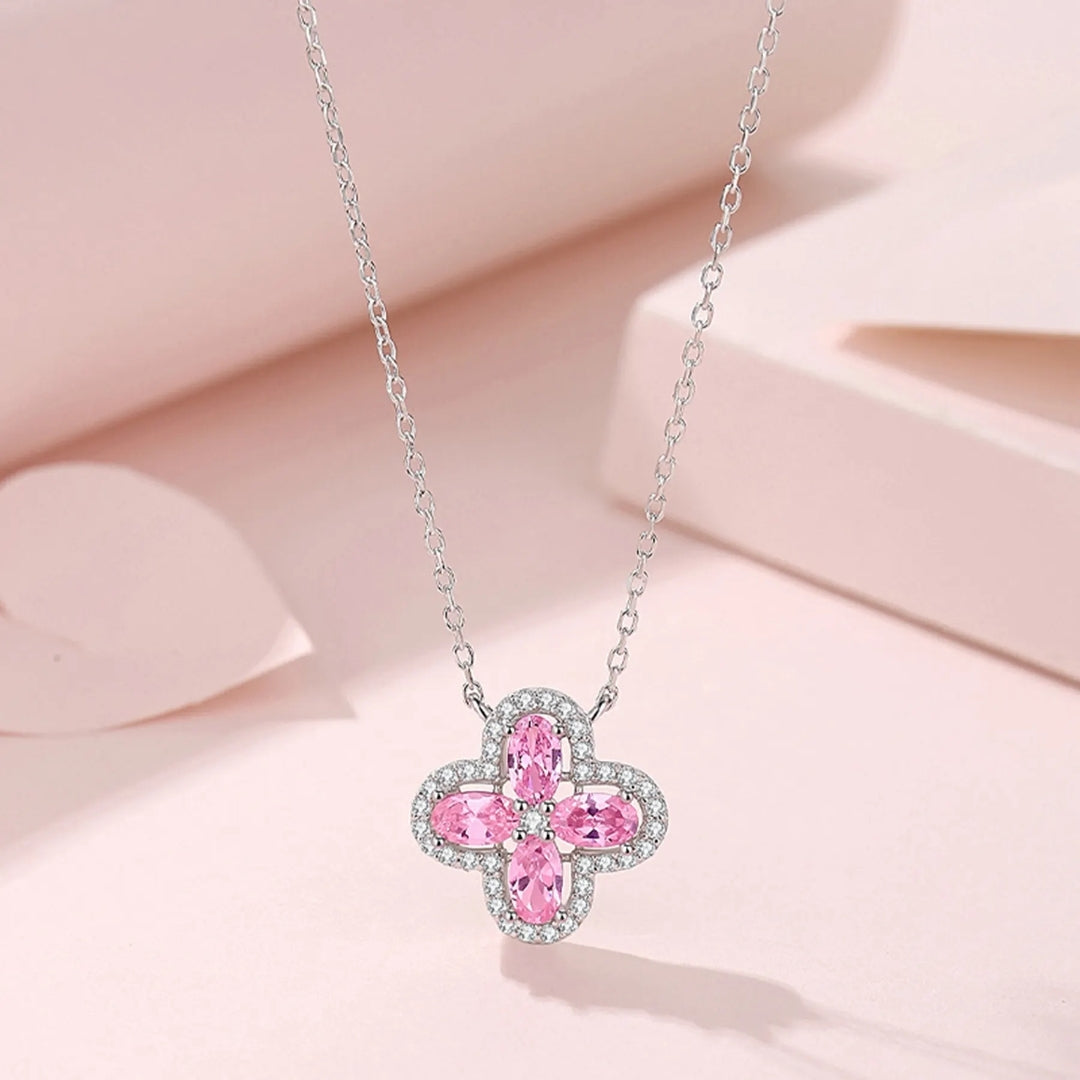 Gleam Clover Necklace