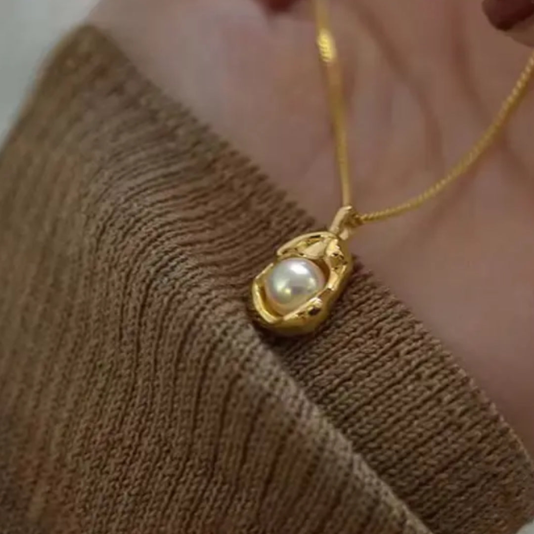 Pearl Drift Necklace