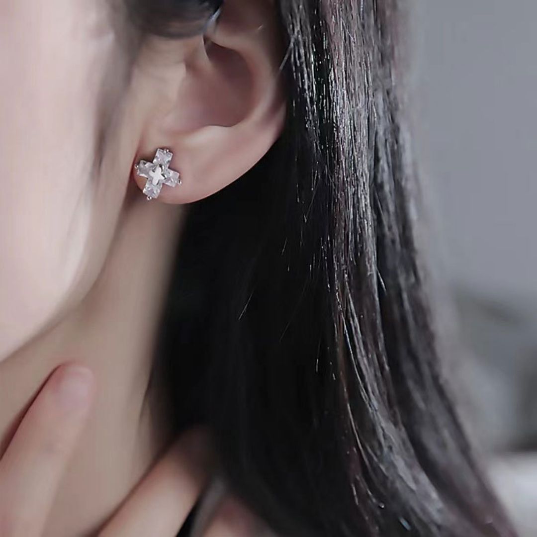 Novatrix Elegant Crystal Studs Earrings