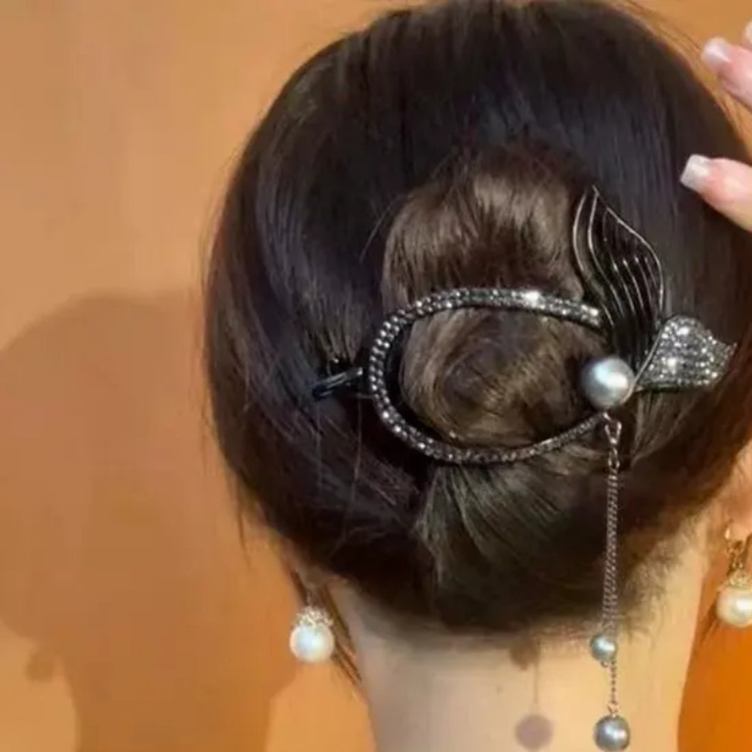 Mermaid's Embrace Clip