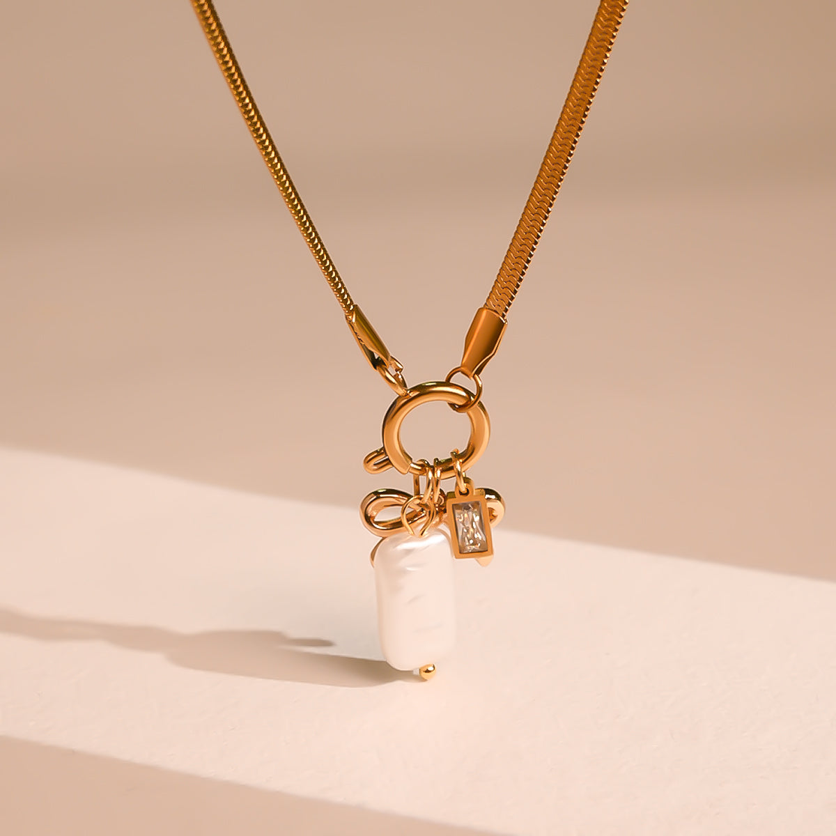 Golden Knot Shimmer Necklace