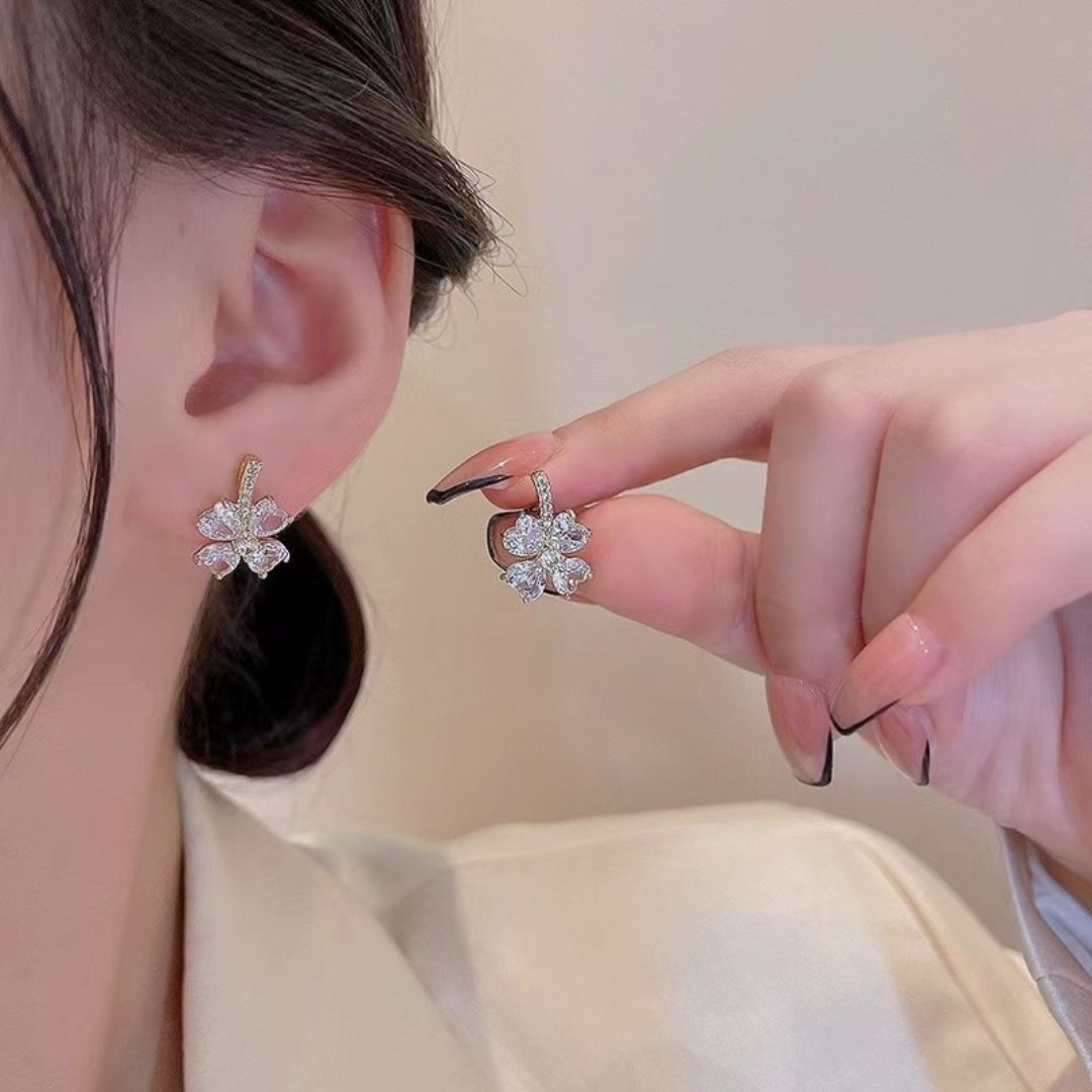 Clear Clover Crystals Earrings