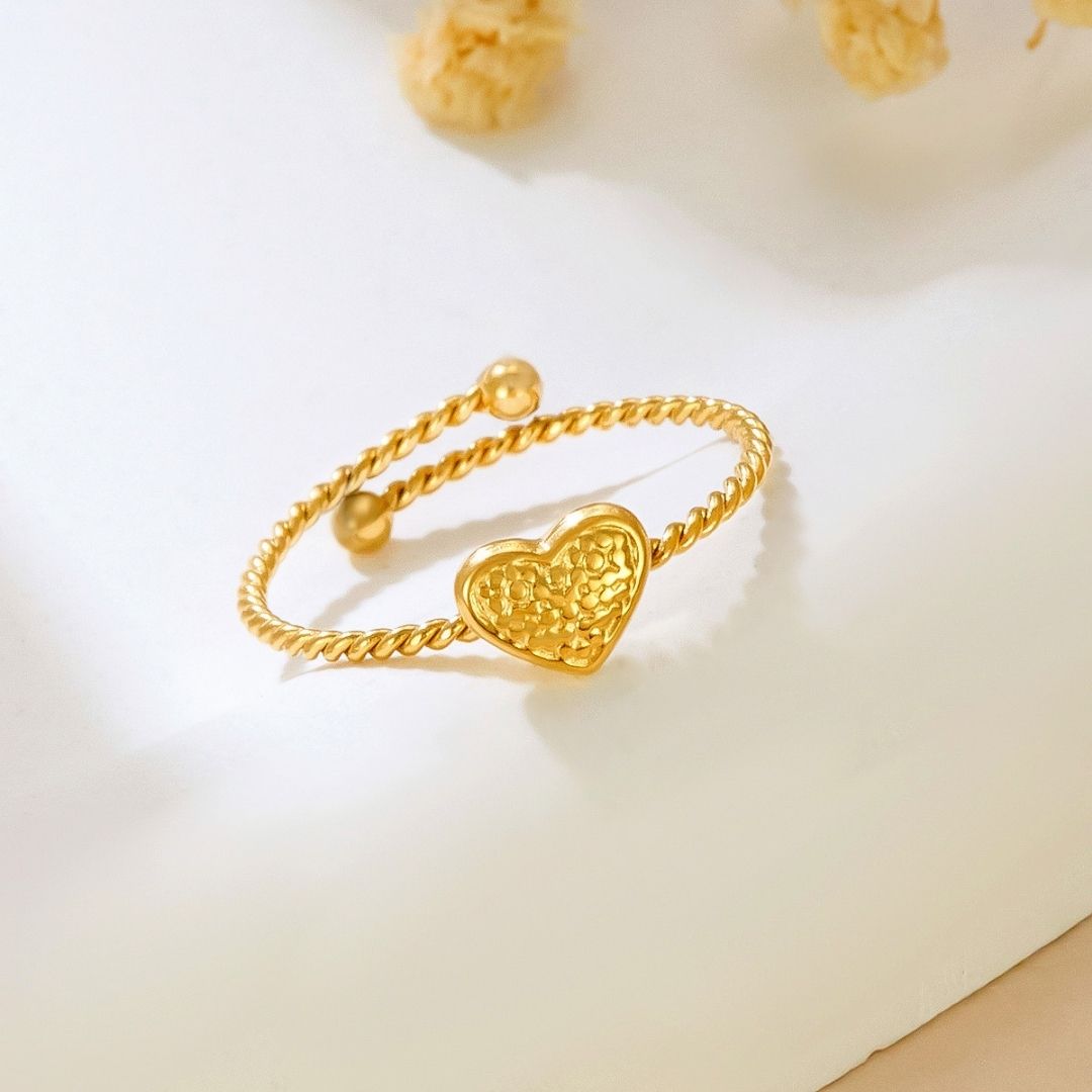 Eternal Rope Heart Ring