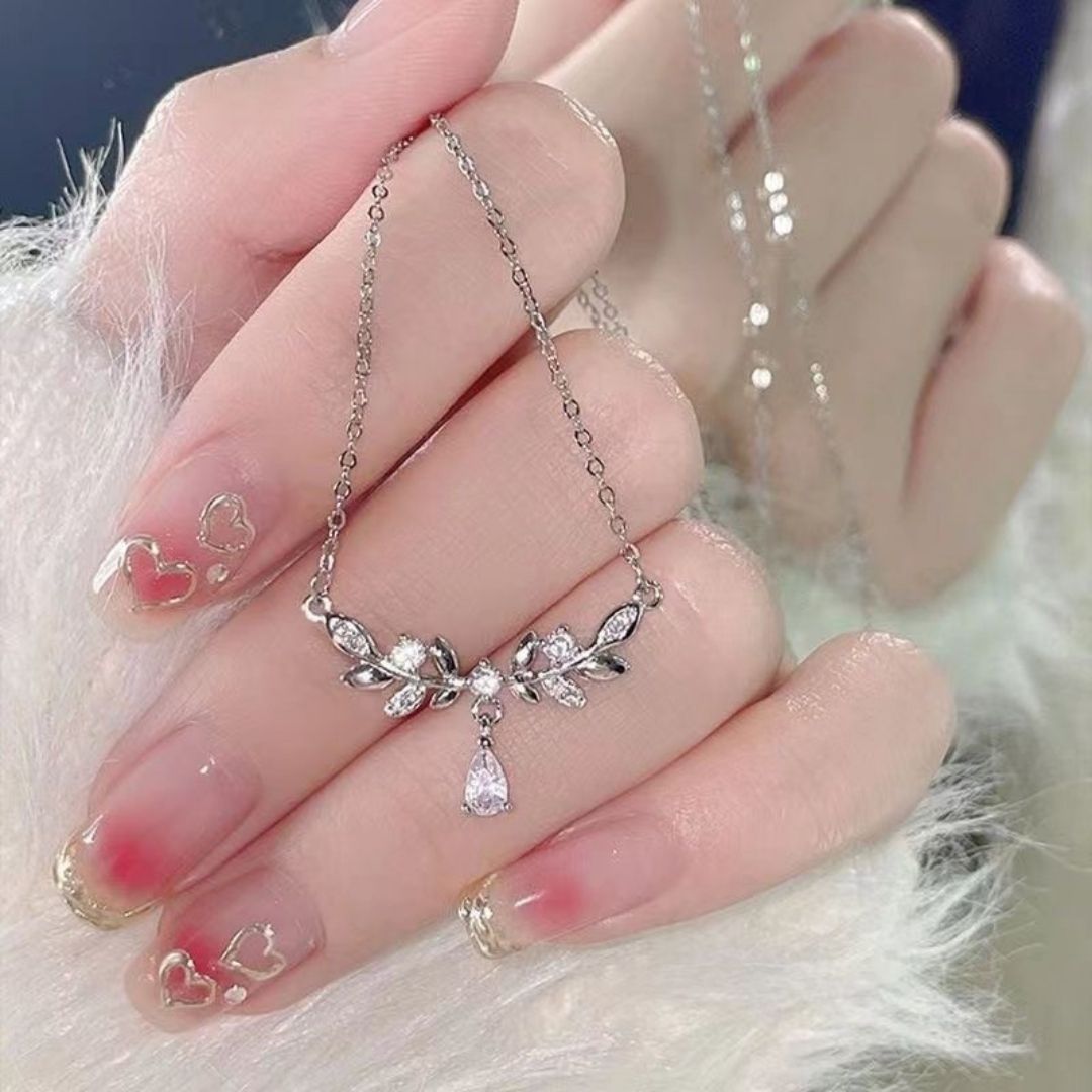 Silver Leaf Pendant Chain Necklace